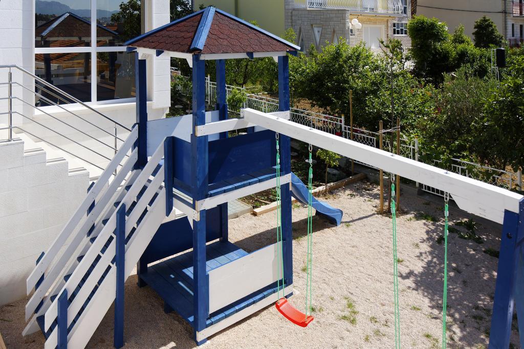 Villa Mermaid Your Croatian Haven With Luxury Pool And Scenic Views Podstrana Exterior foto